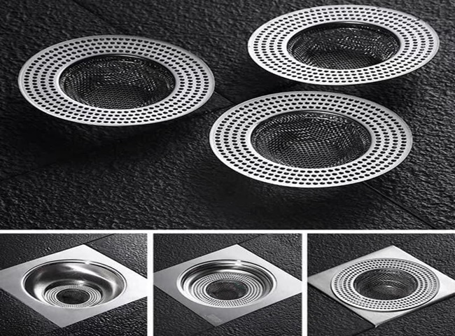 Đặt lưới chắn r&aacute;c dưới cống để ngăn r&aacute;c l&agrave;m tắc nghẽn đường ống