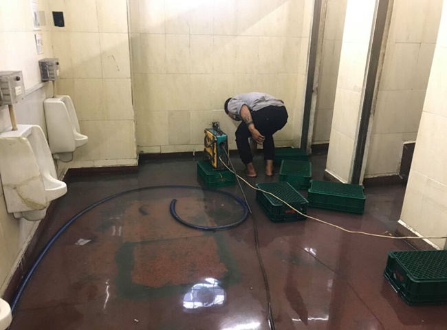 Th&ocirc;ng cống nghẹt quận 10 v&agrave; dấu hiệu nhận biết cống nghẹt