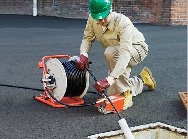 Dịch vụ th&ocirc;ng c&ocirc;́ng nghẹt Qu&acirc;̣n 10 chuy&ecirc;n nghi&ecirc;̣p