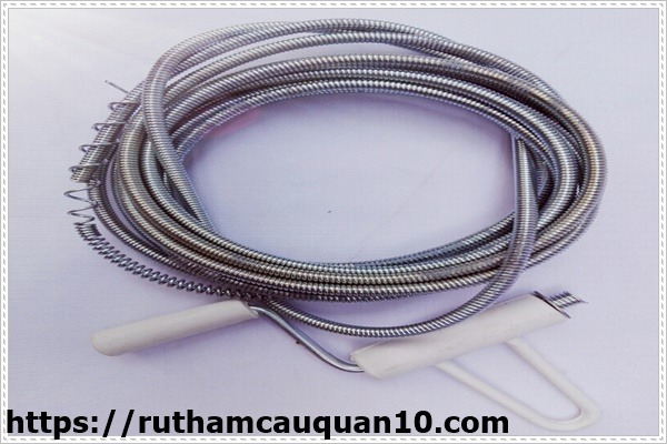 C&oacute; thể mua dụng cụ d&acirc;y l&ograve; xo th&ocirc;ng cống ở đ&acirc;u