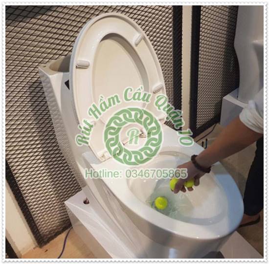 Lưu &yacute; về c&aacute;ch th&ocirc;ng bồn cầu bằng nước rửa b&aacute;t